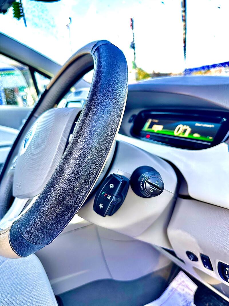 RENAULT ZOE